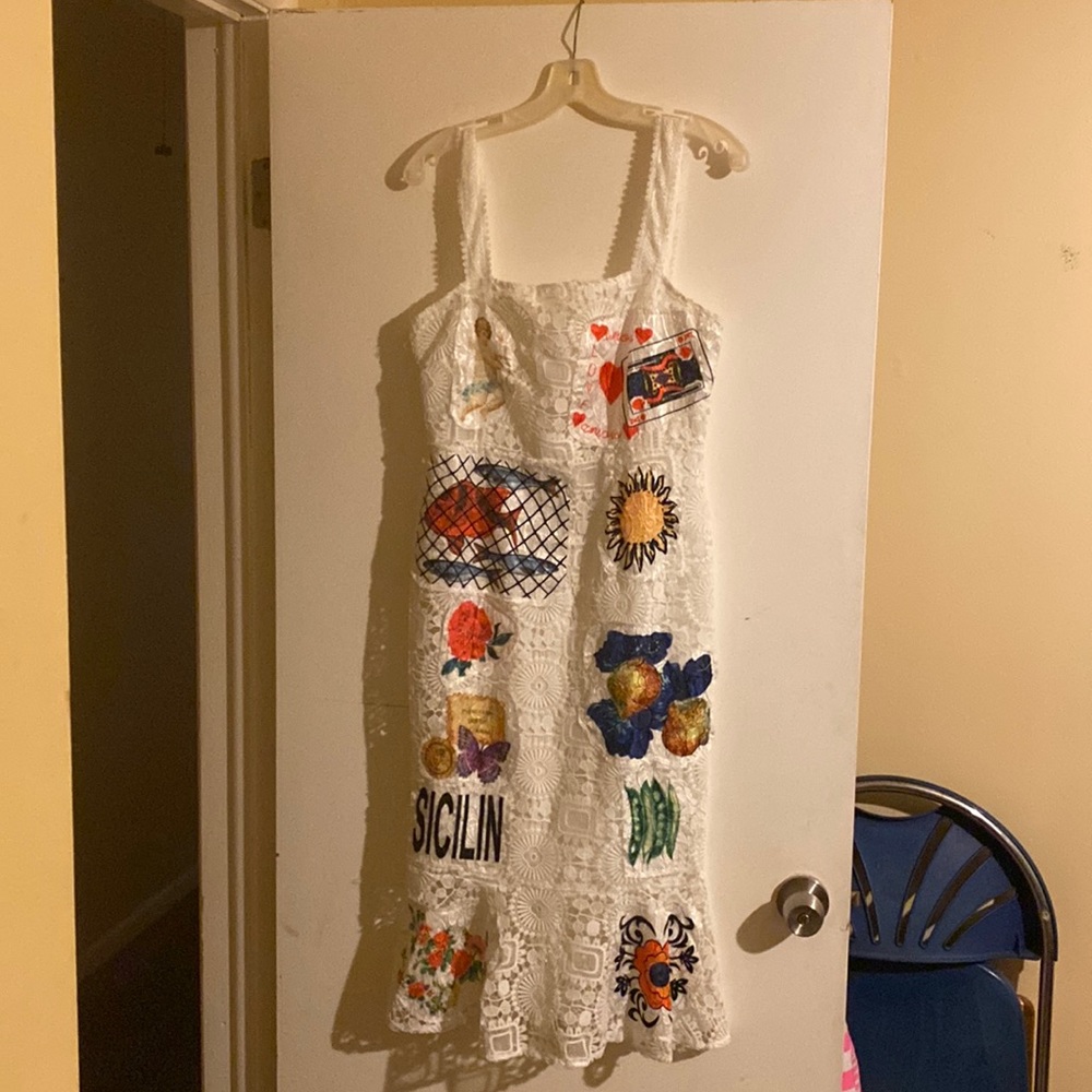 White dress - Picture 1 of 2
